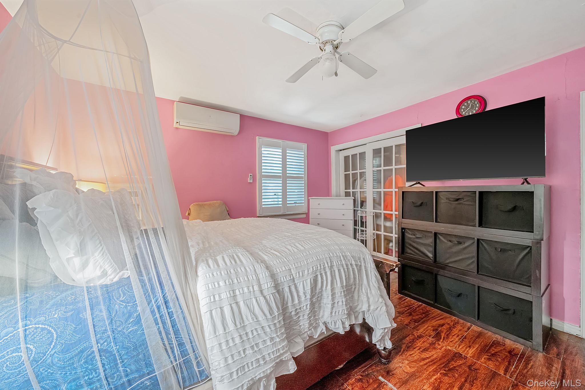 Single Family 238th Street Queens, NY 11422, MLS-1015948-20