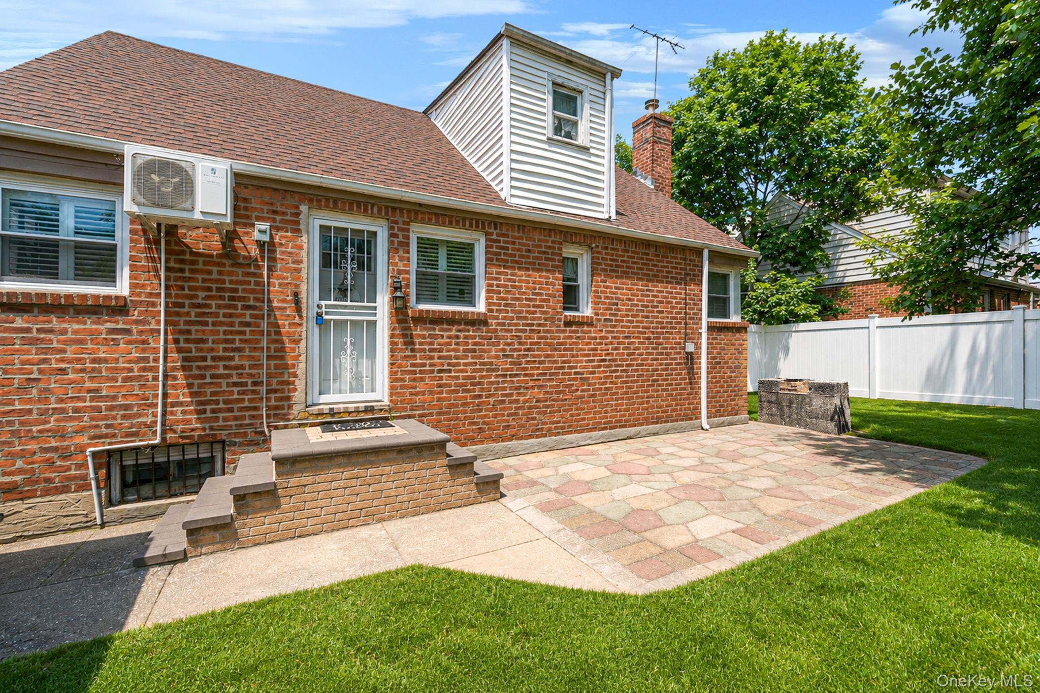 Single Family 238th Street Queens, NY 11422, MLS-1015948-6
