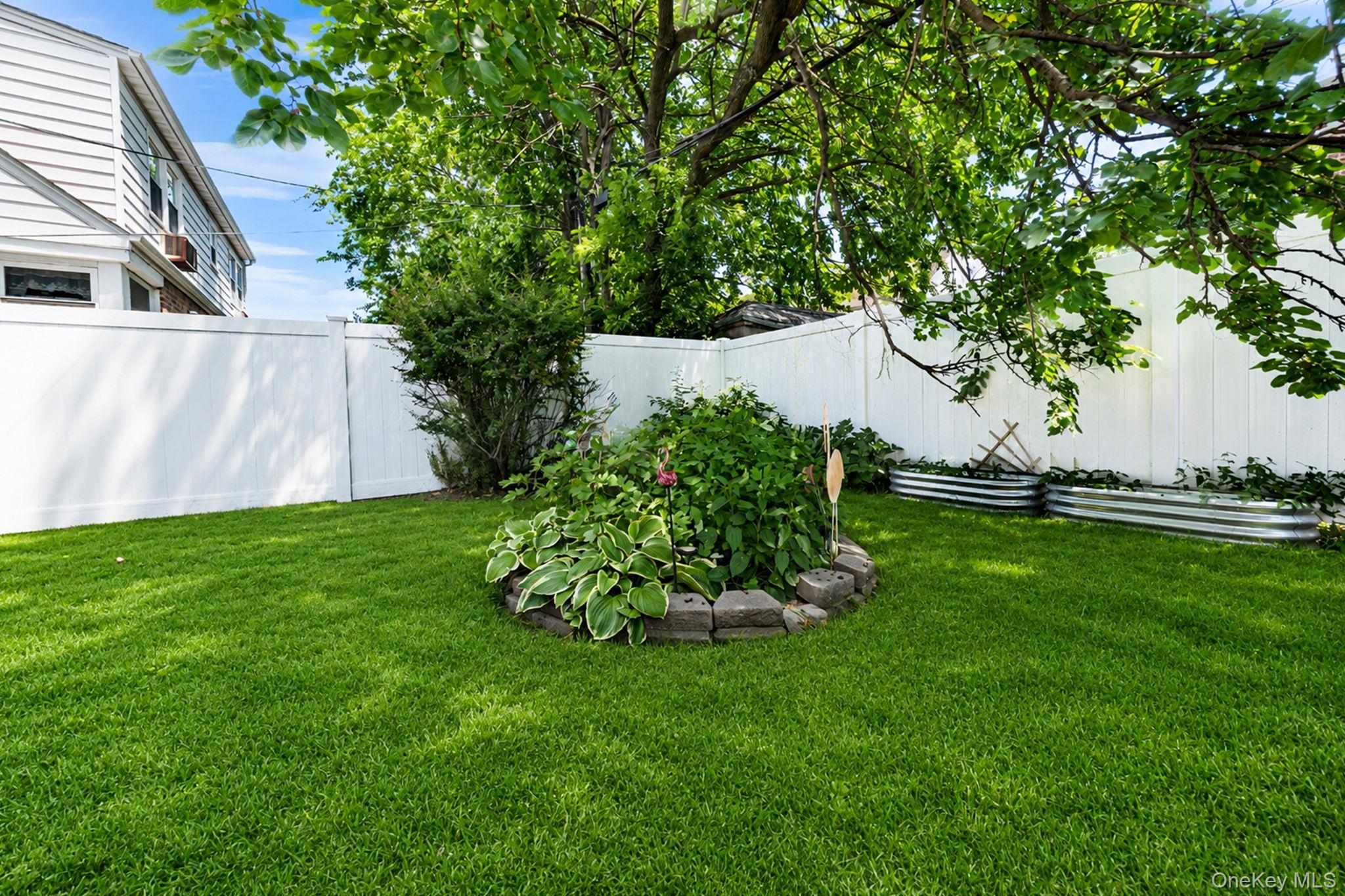 Single Family 238th Street Queens, NY 11422, MLS-1015948-9