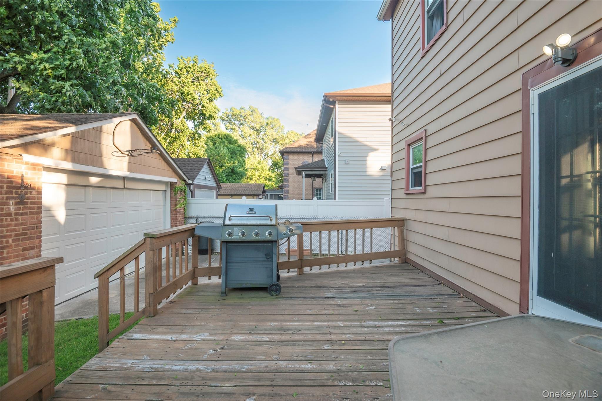 Single Family 253rd Street Queens, NY 11426, MLS-1015970-17