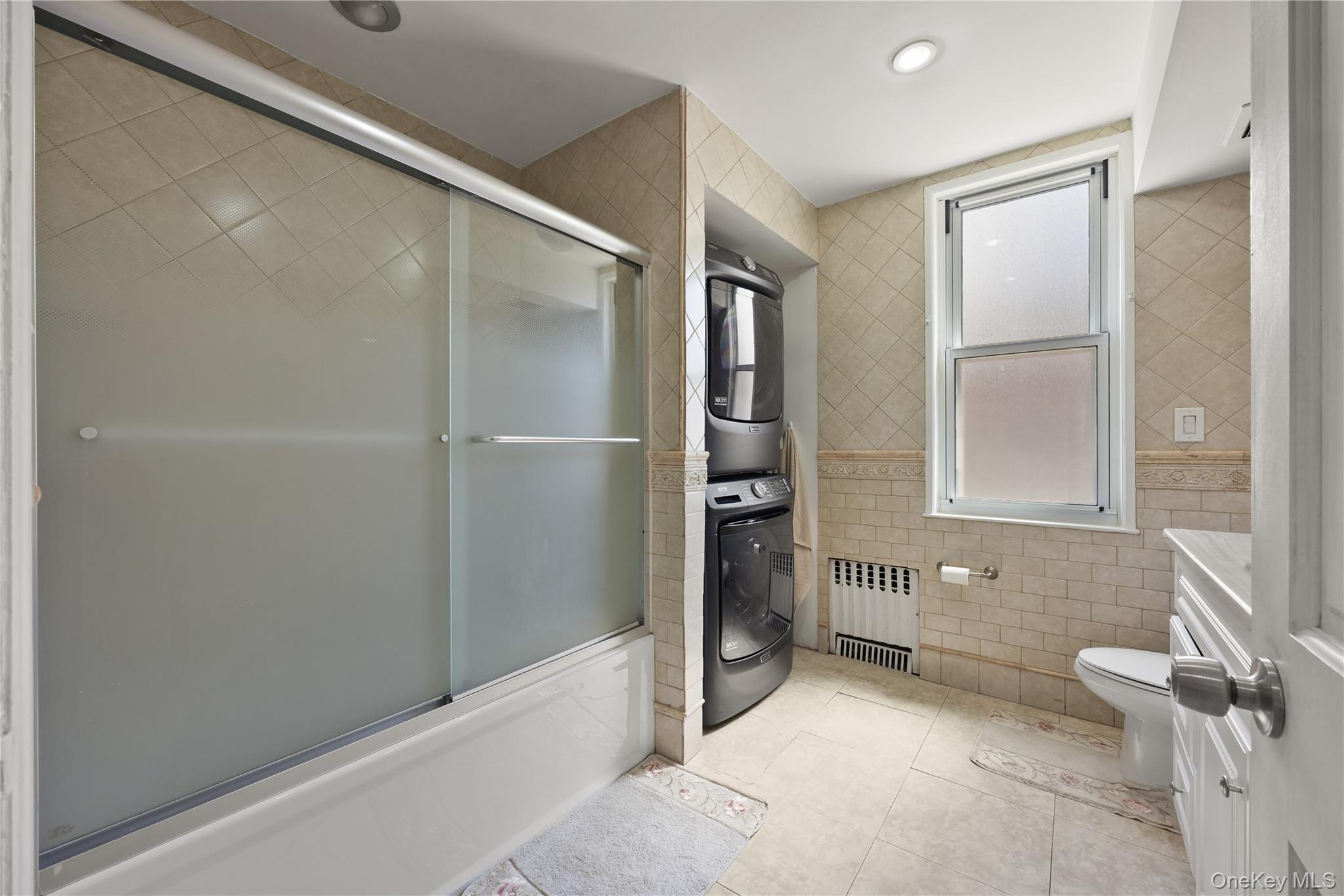 Single Family Williamsbridge Road Bronx, NY 10469, MLS-1015976-11
