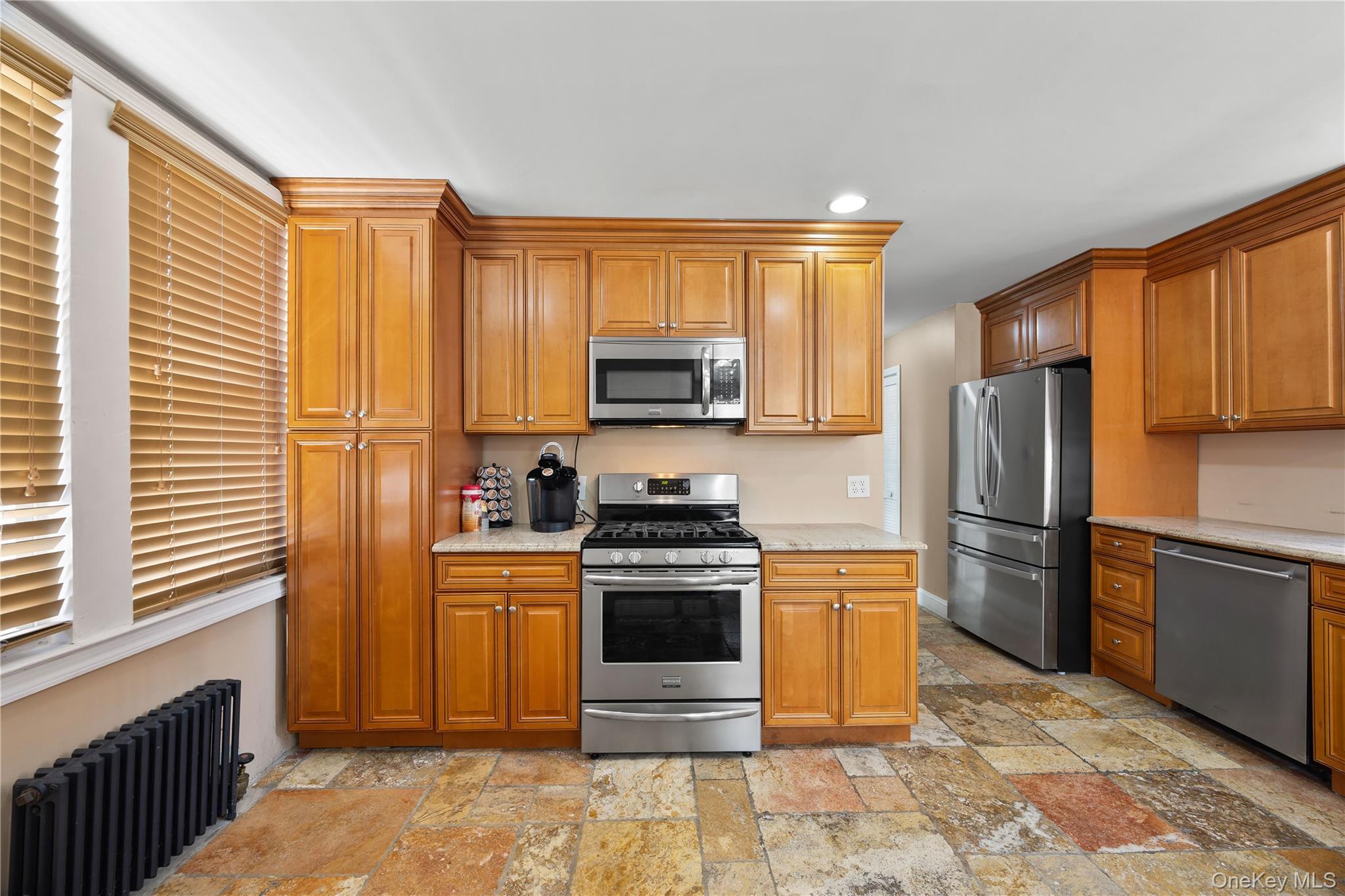 Single Family Williamsbridge Road Bronx, NY 10469, MLS-1015976-17