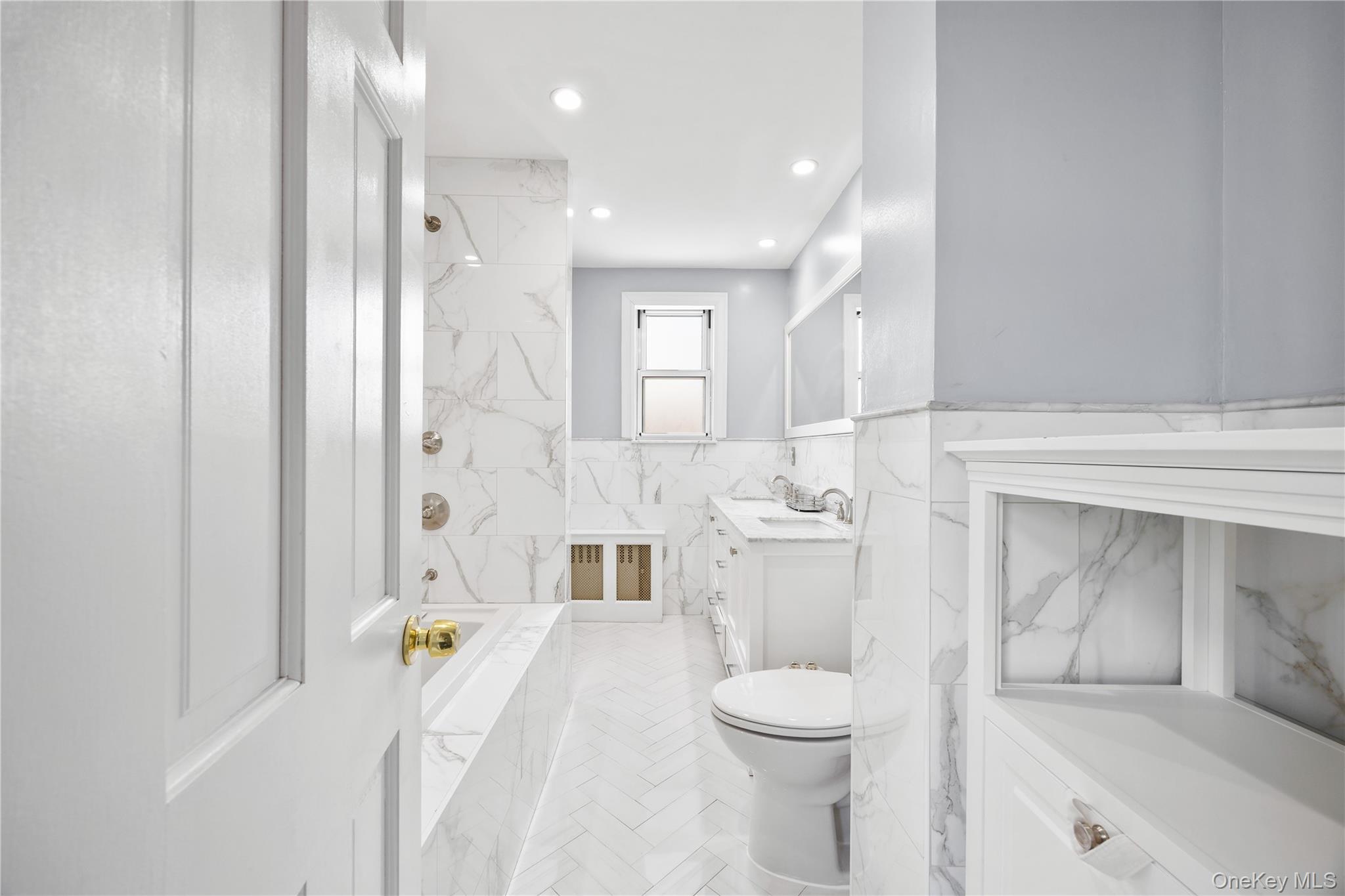 Single Family Williamsbridge Road Bronx, NY 10469, MLS-1015976-26