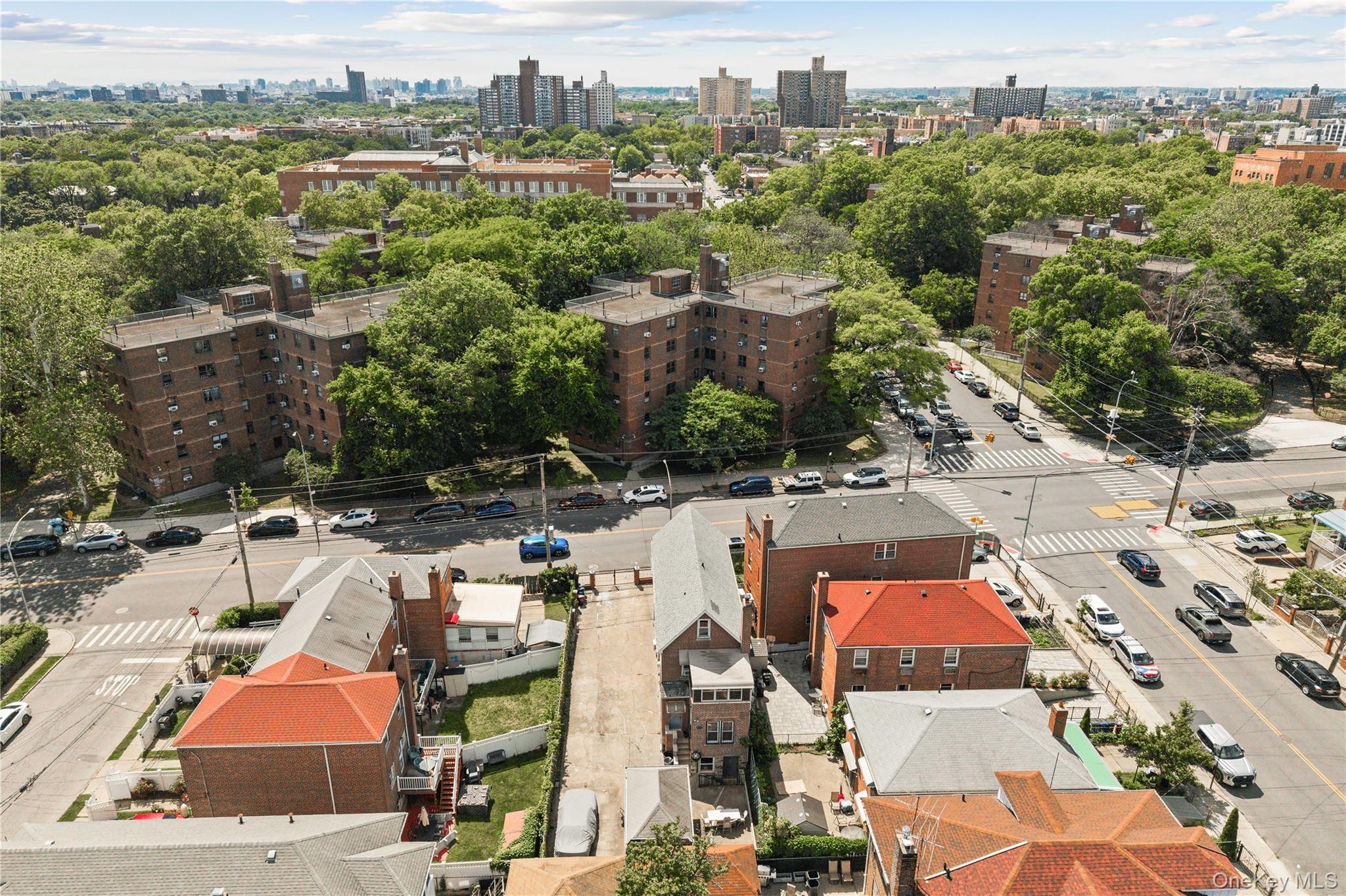 Single Family Williamsbridge Road Bronx, NY 10469, MLS-1015976-49