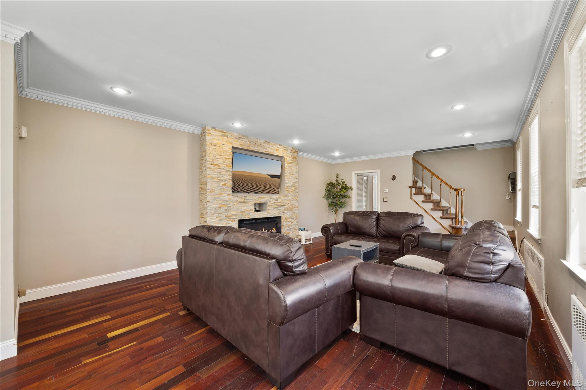 Single Family Williamsbridge Road Bronx, NY 10469, MLS-1015976-7