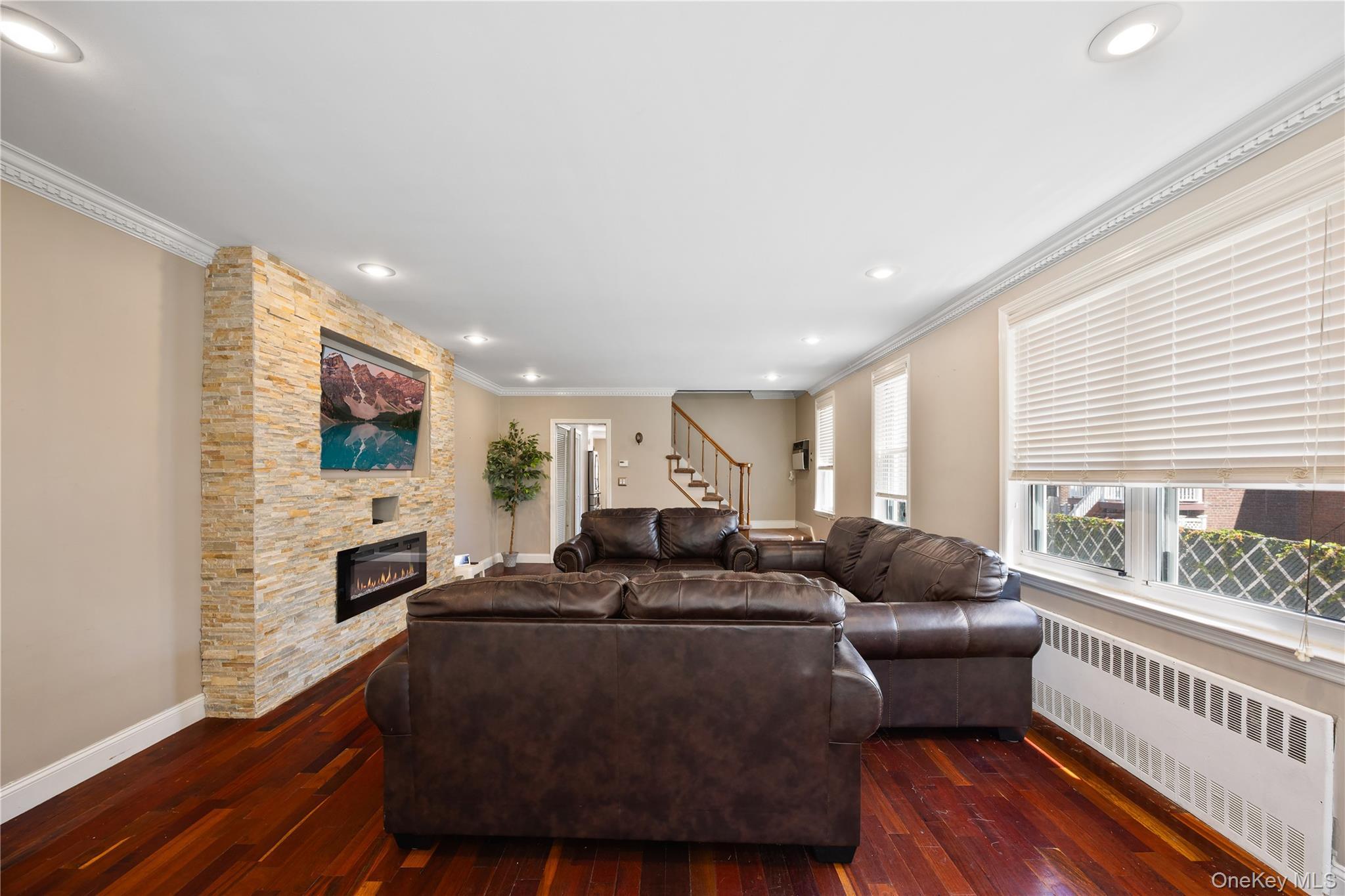 Single Family Williamsbridge Road Bronx, NY 10469, MLS-1015976-8