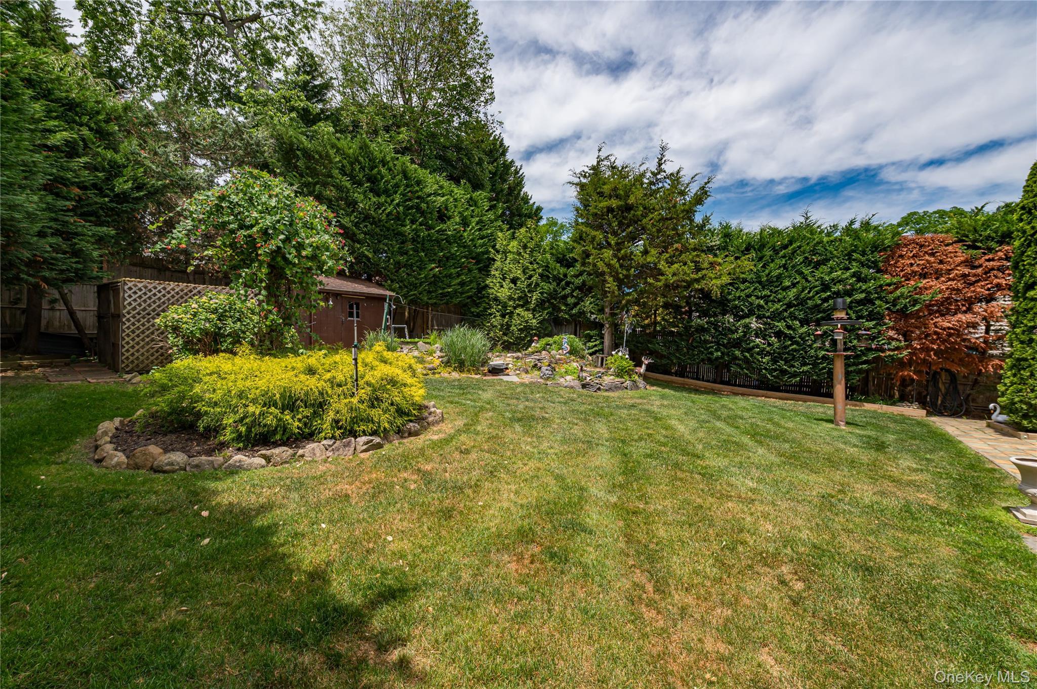 Single Family Bowman Lane  Suffolk County, NY 11754, MLS-1015982-31