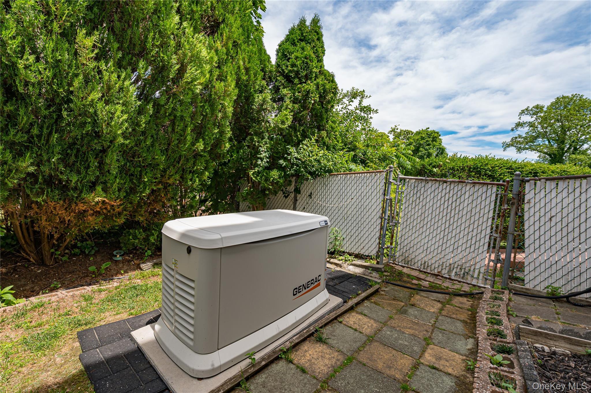 Single Family Bowman Lane  Suffolk County, NY 11754, MLS-1015982-34