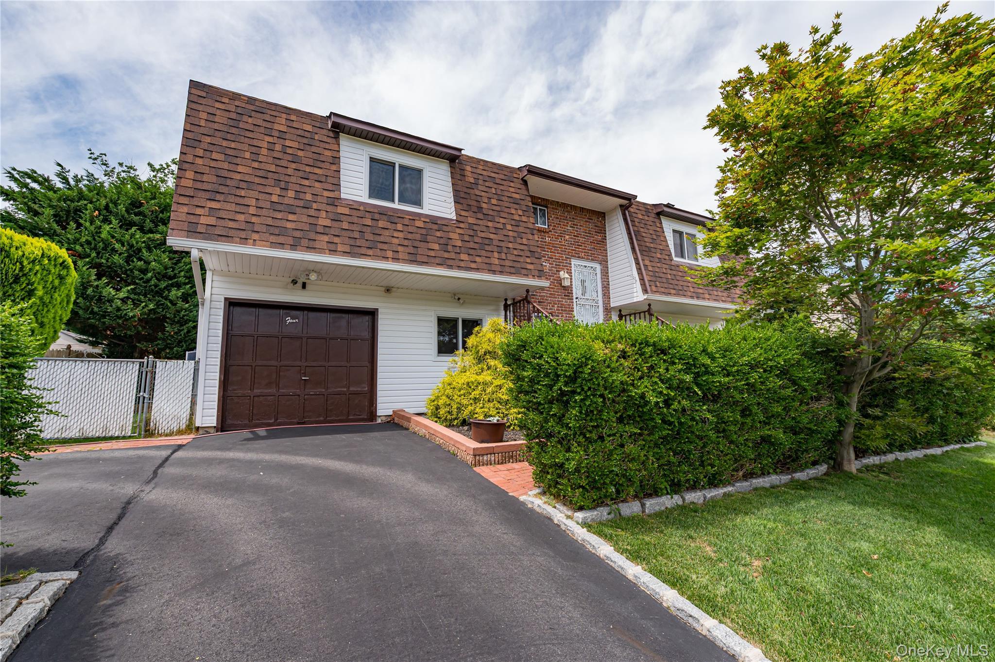 Single Family Bowman Lane  Suffolk County, NY 11754, MLS-1015982-4