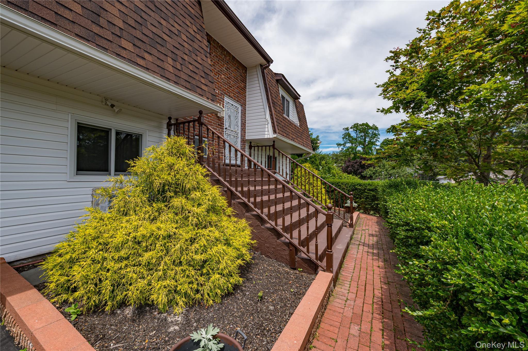 Single Family Bowman Lane  Suffolk County, NY 11754, MLS-1015982-5