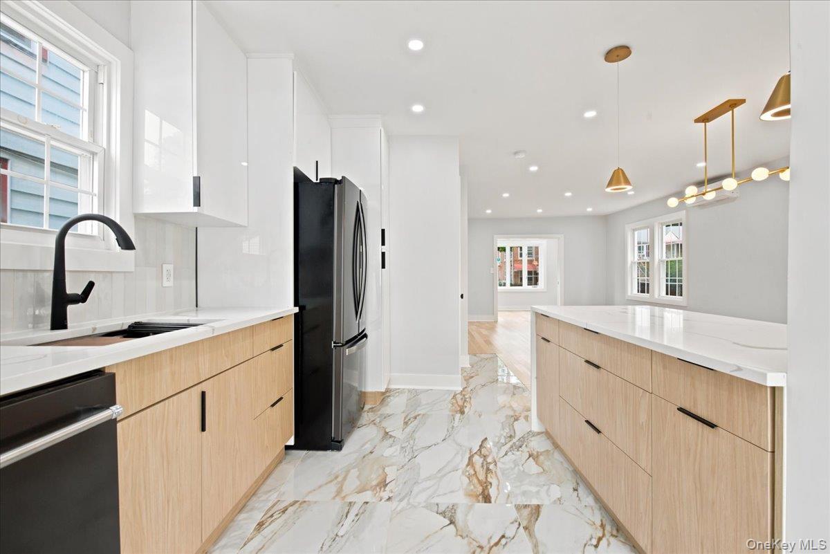 Single Family 209th Street Queens, NY 11361, MLS-1016019-16