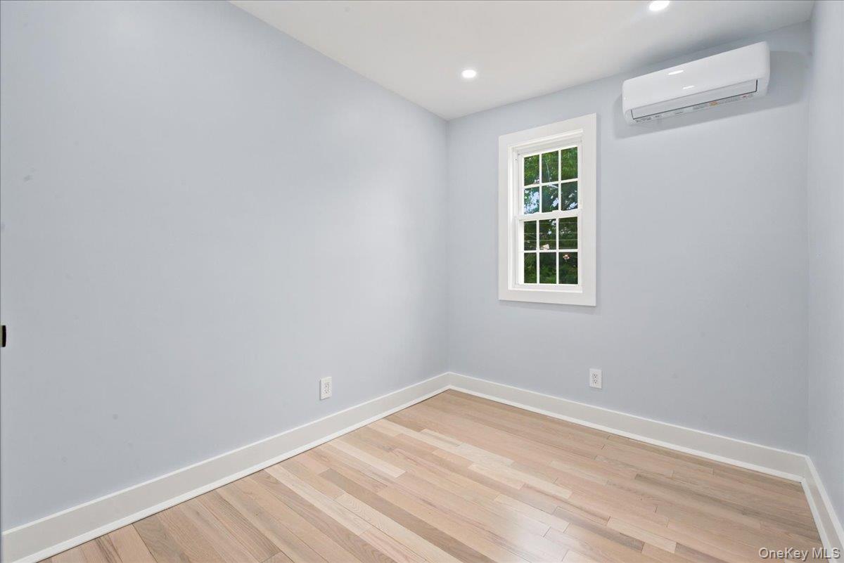 Single Family 209th Street Queens, NY 11361, MLS-1016019-32
