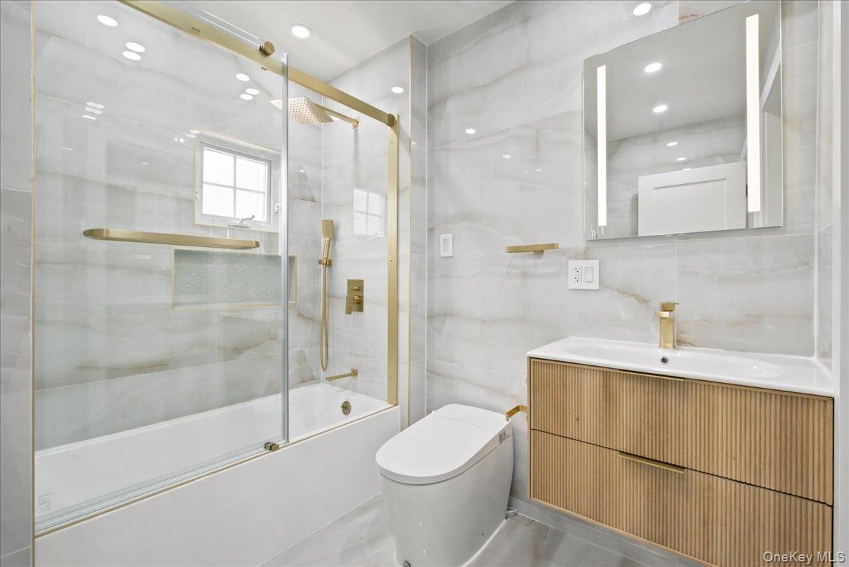 Single Family 209th Street Queens, NY 11361, MLS-1016019-40
