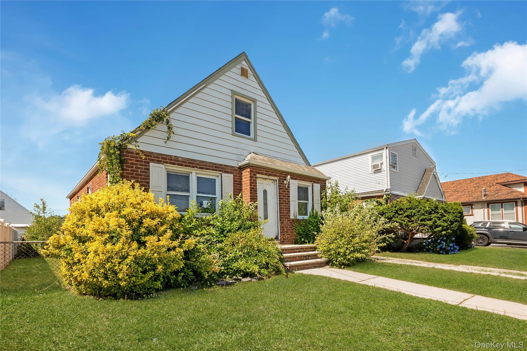 Single Family Viola Street Nassau County, NY 11580, MLS-1016039-3