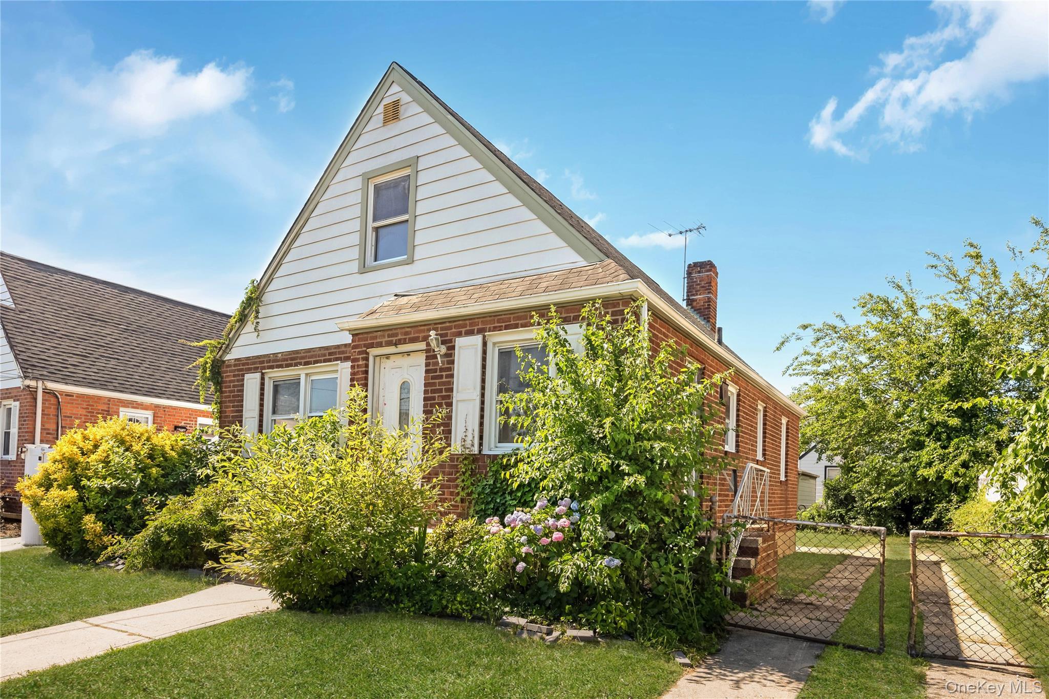Single Family Viola Street Nassau County, NY 11580, MLS-1016039-5