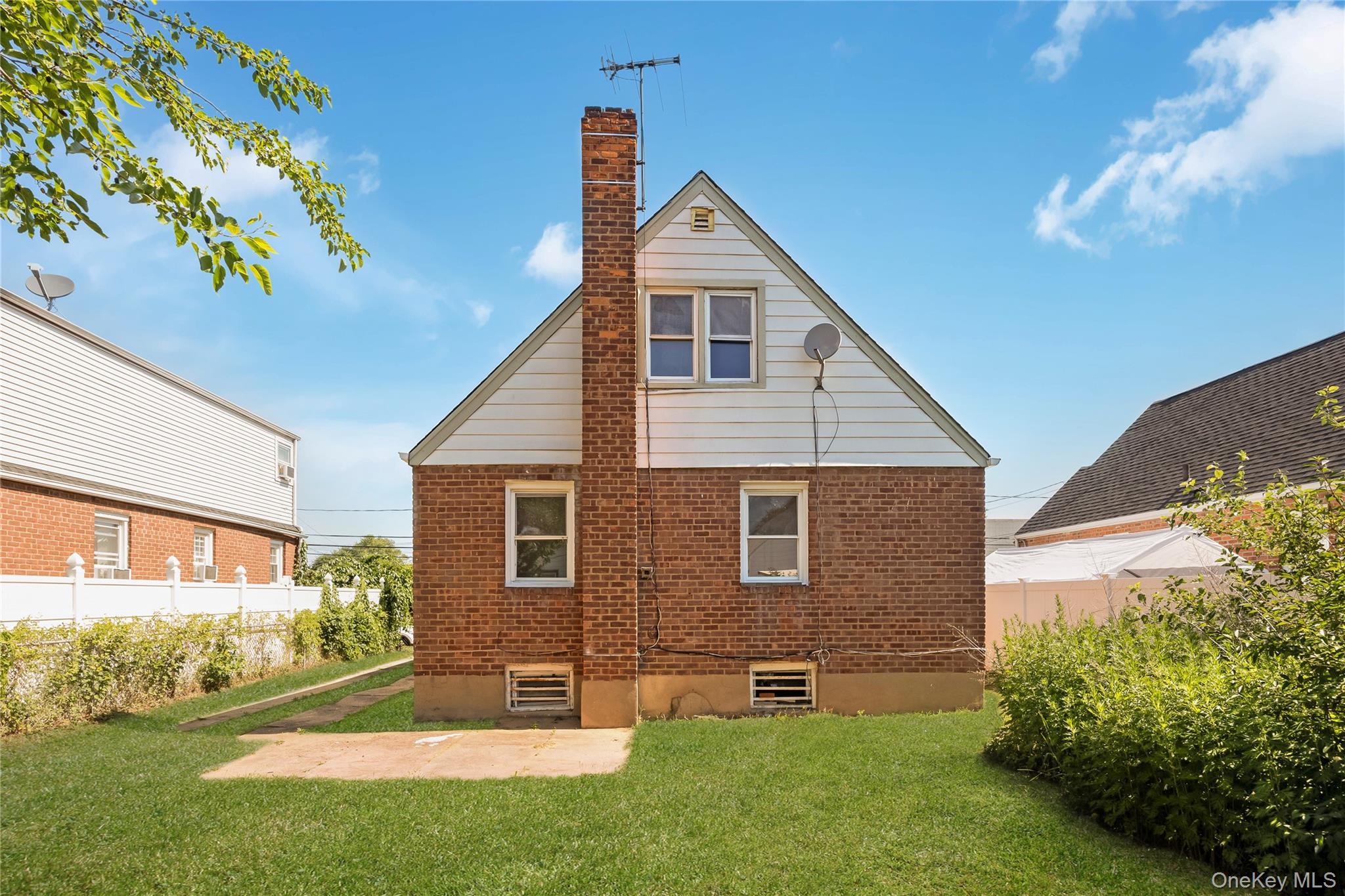 Single Family Viola Street Nassau County, NY 11580, MLS-1016039-9