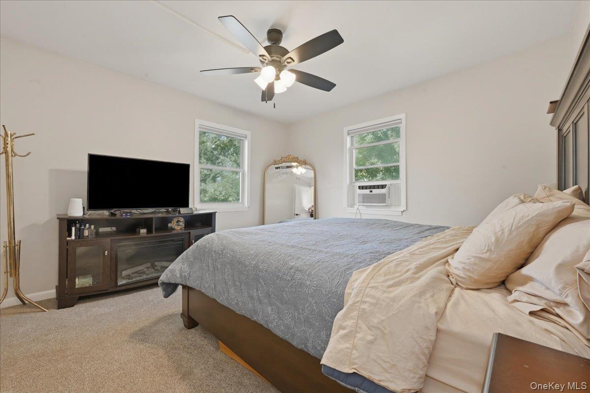 Single Family Thorne Street Suffolk County, NY 11779, MLS-1016062-16
