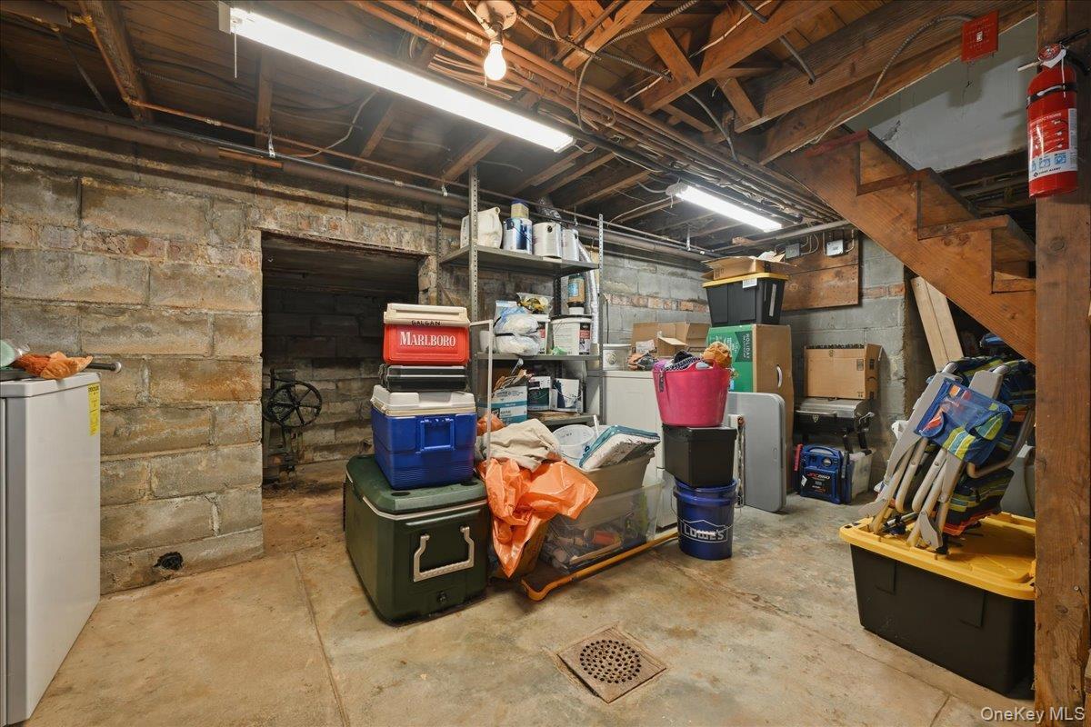 Single Family Thorne Street Suffolk County, NY 11779, MLS-1016062-23