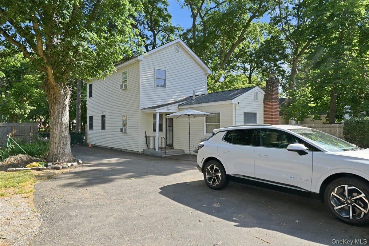 Single Family Thorne Street Suffolk County, NY 11779, MLS-1016062-27