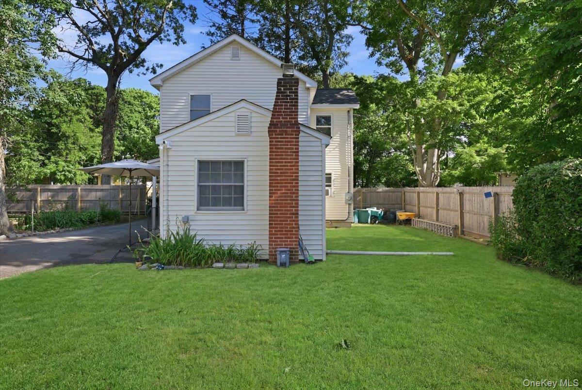 Single Family Thorne Street Suffolk County, NY 11779, MLS-1016062-29