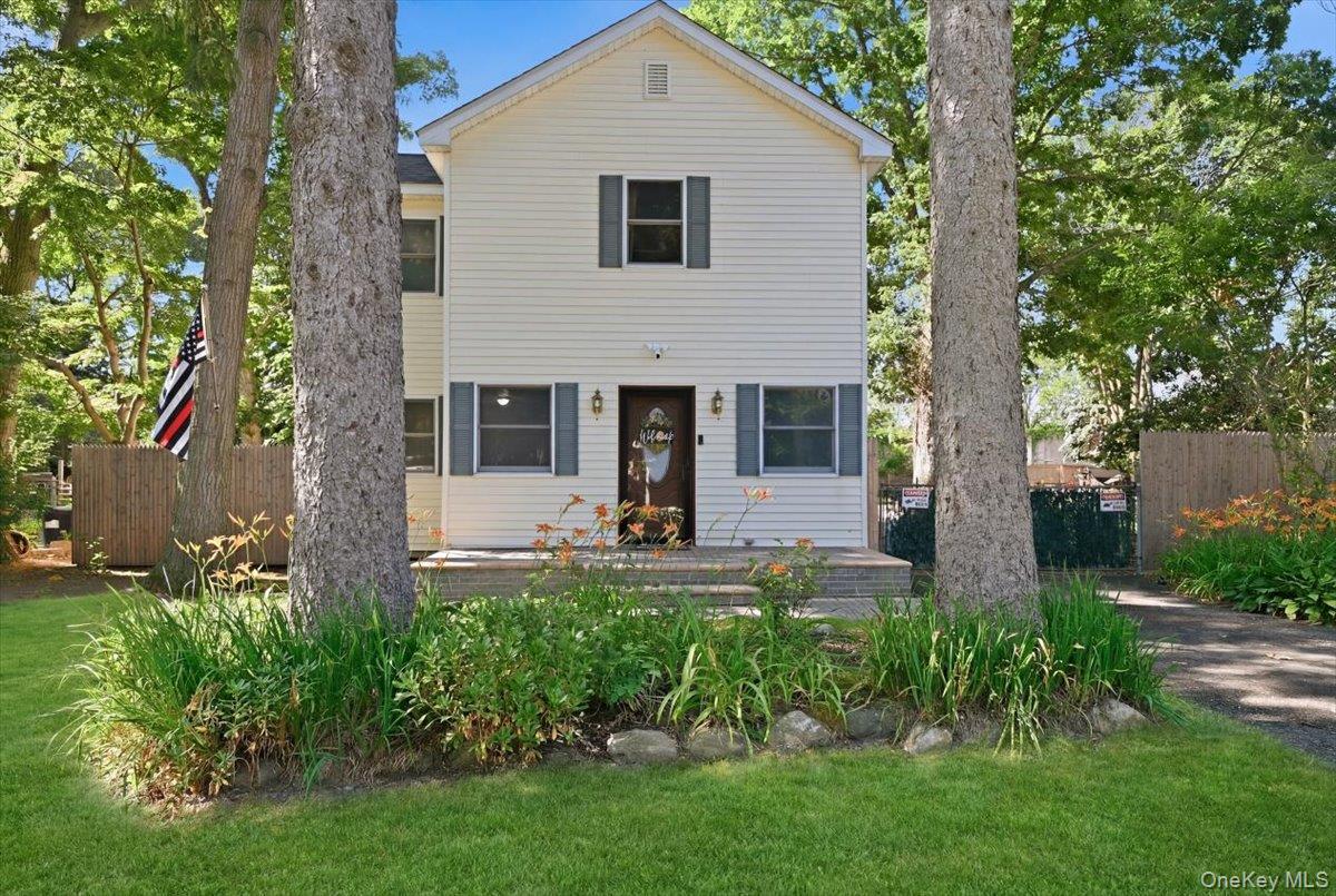 Single Family Thorne Street Suffolk County, NY 11779, MLS-1016062-3