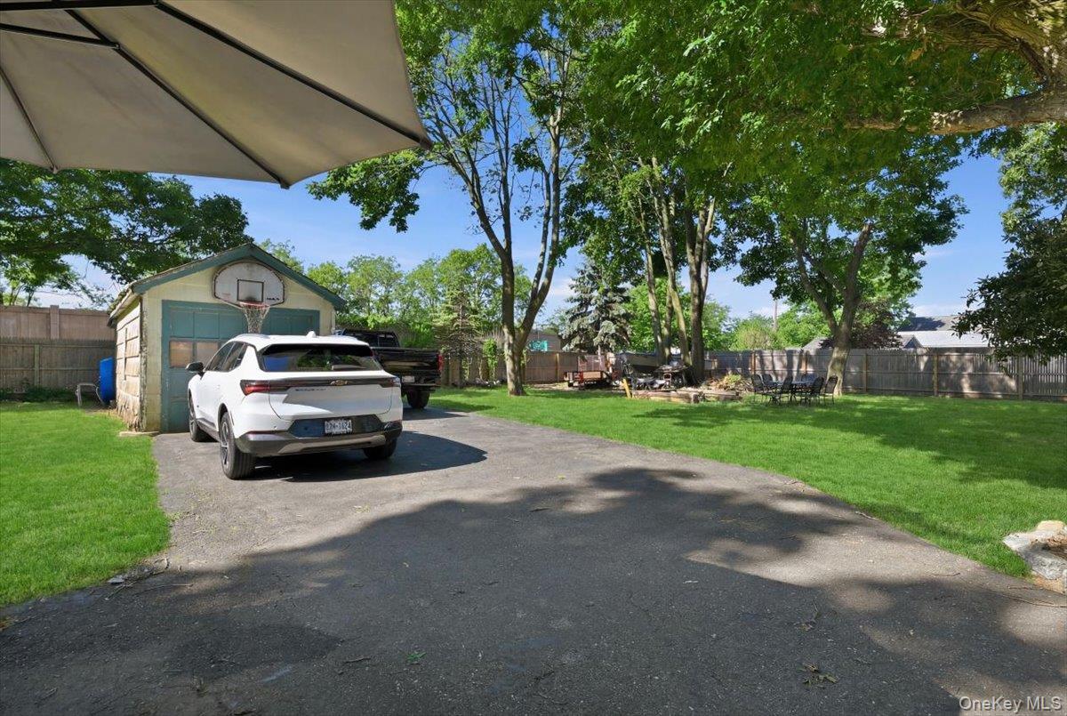 Single Family Thorne Street Suffolk County, NY 11779, MLS-1016062-32