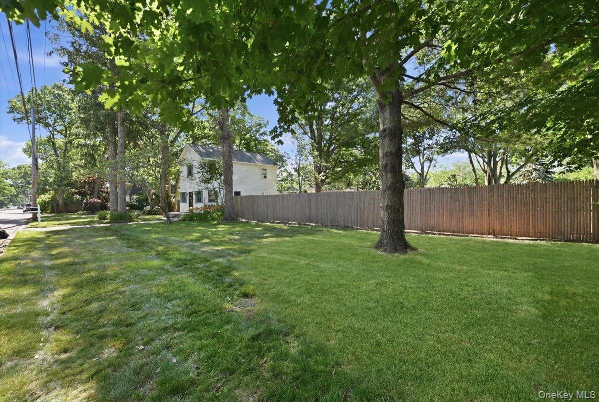 Single Family Thorne Street  Suffolk County, NY 11779, MLS-1016062-33