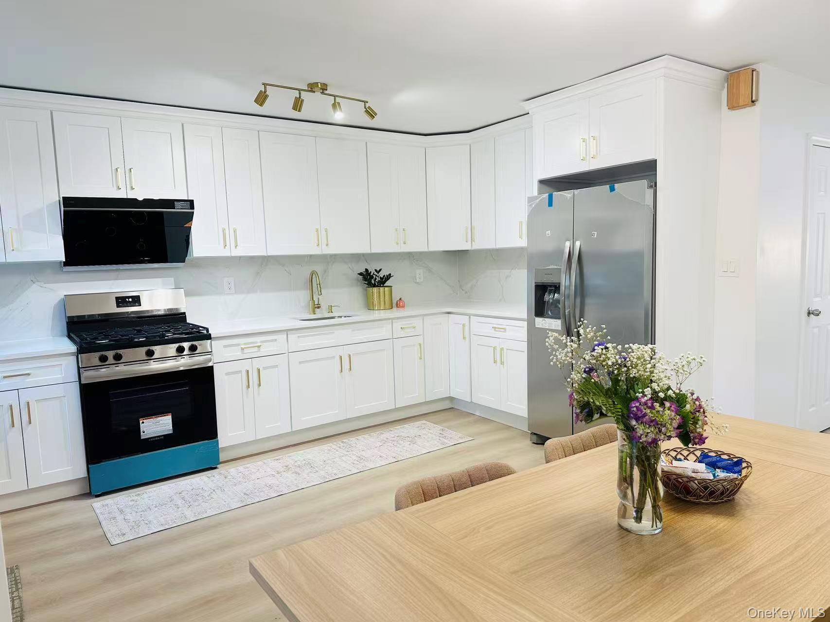 Single Family 205th Street Queens, NY 11364, MLS-1016104-3