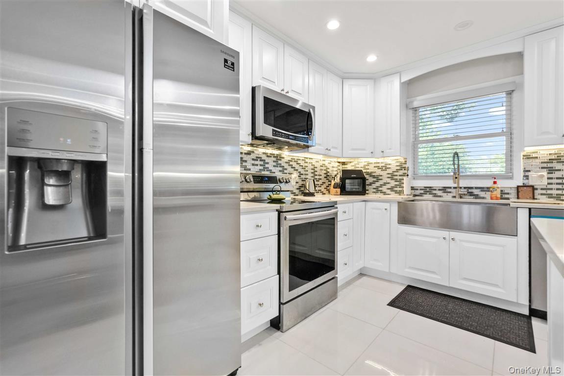 Single Family Park Lane  Queens, NY 11363, MLS-1016111-13