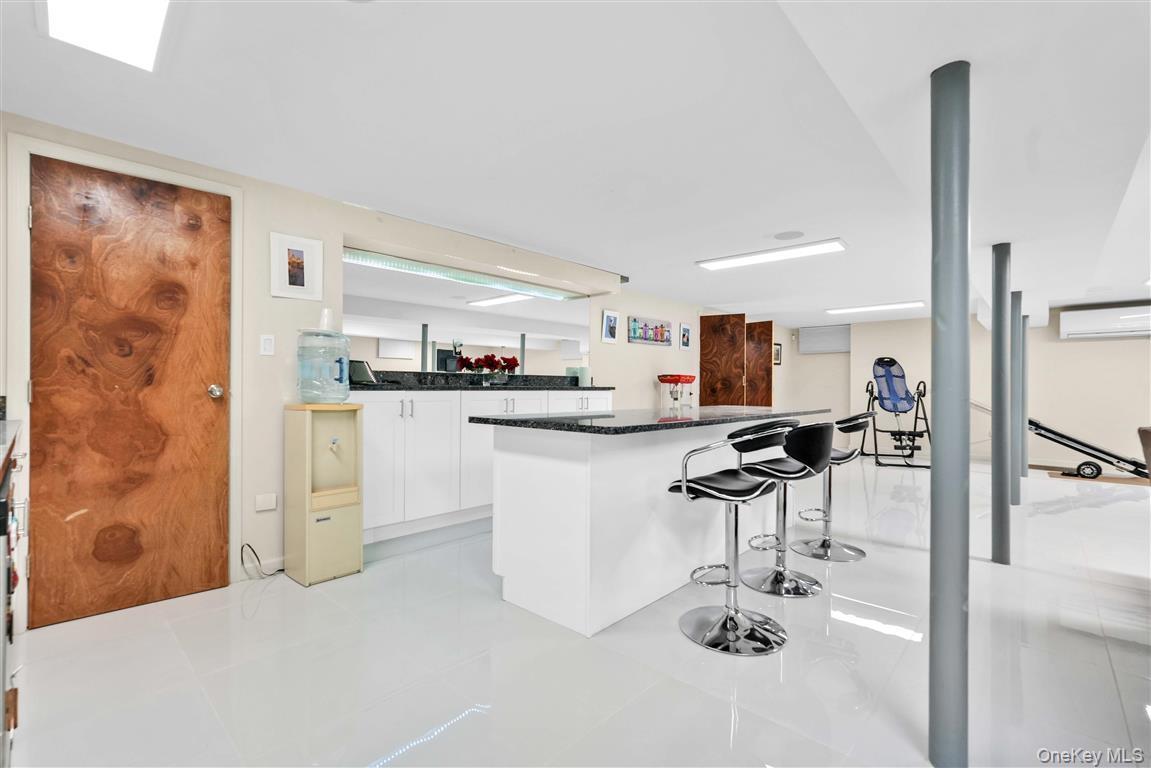 Single Family Park Lane  Queens, NY 11363, MLS-1016111-29
