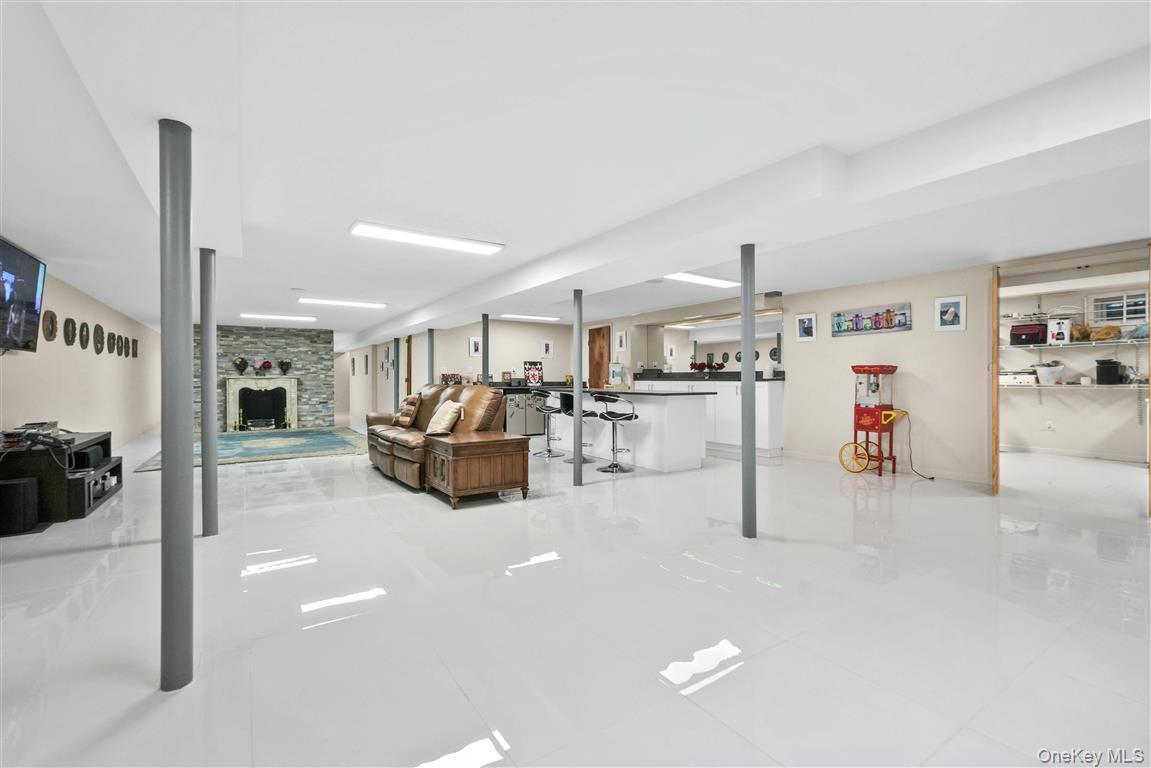 Single Family Park Lane  Queens, NY 11363, MLS-1016111-30