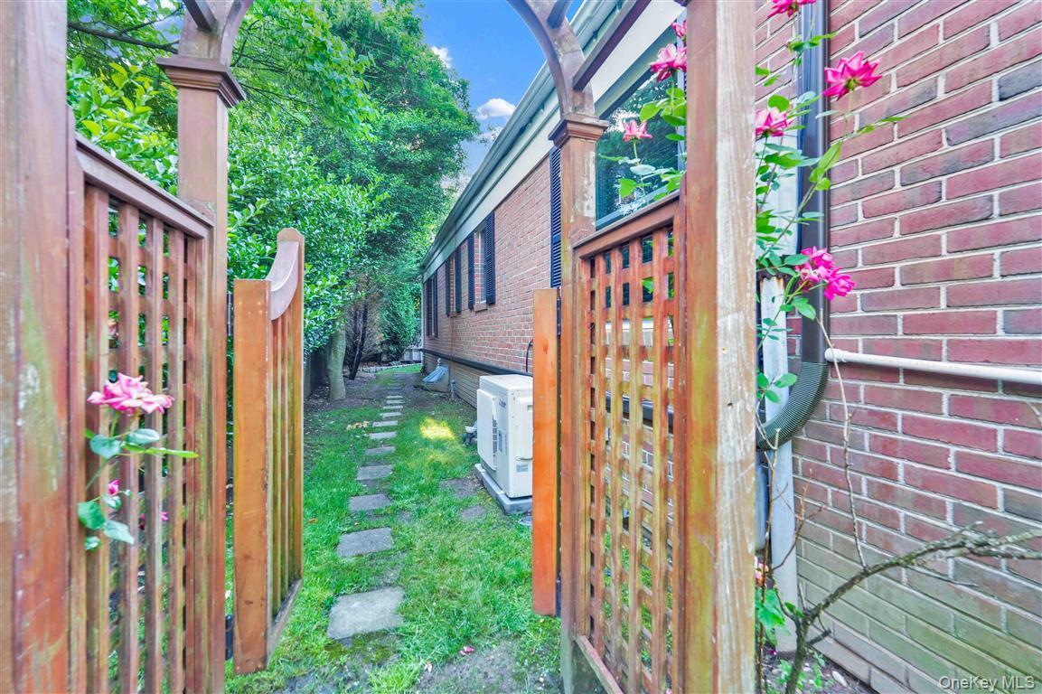 Single Family Park Lane  Queens, NY 11363, MLS-1016111-37