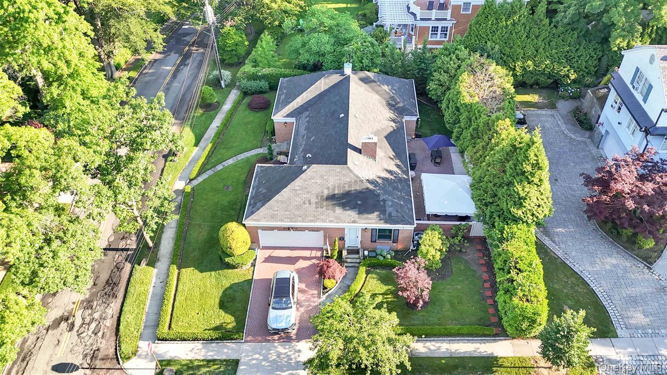Single Family Park Lane  Queens, NY 11363, MLS-1016111-43