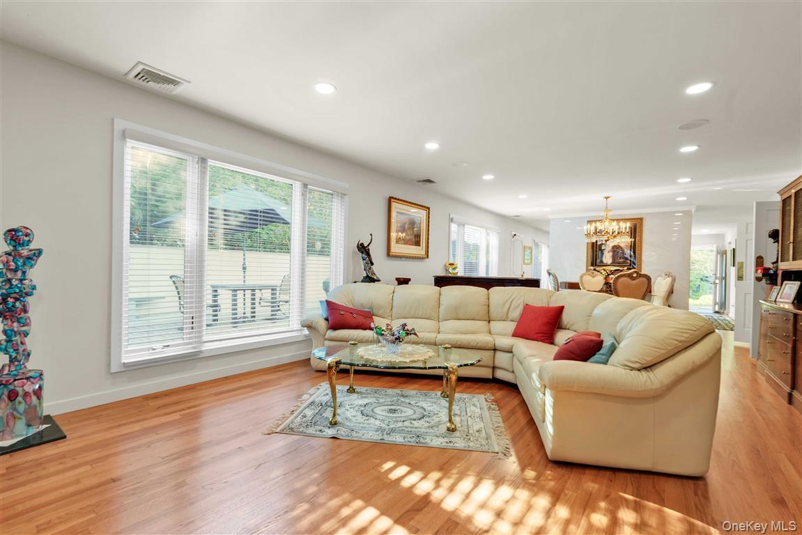 Single Family Park Lane  Queens, NY 11363, MLS-1016111-8