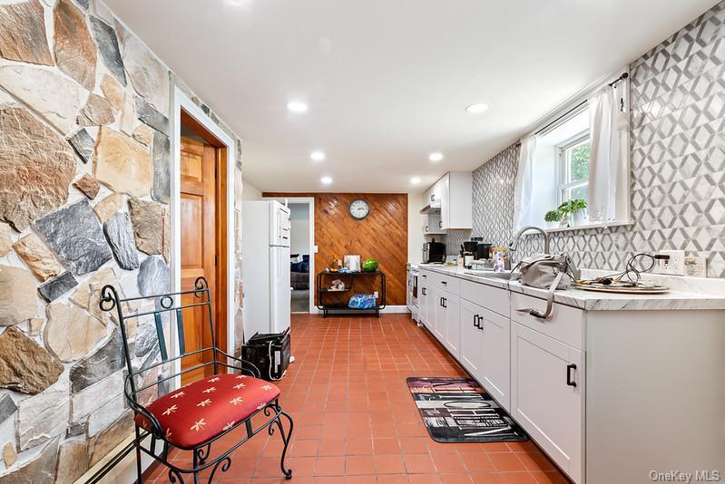 Single Family Craig Lane Dutchess County, NY 12522, MLS-1016112-16