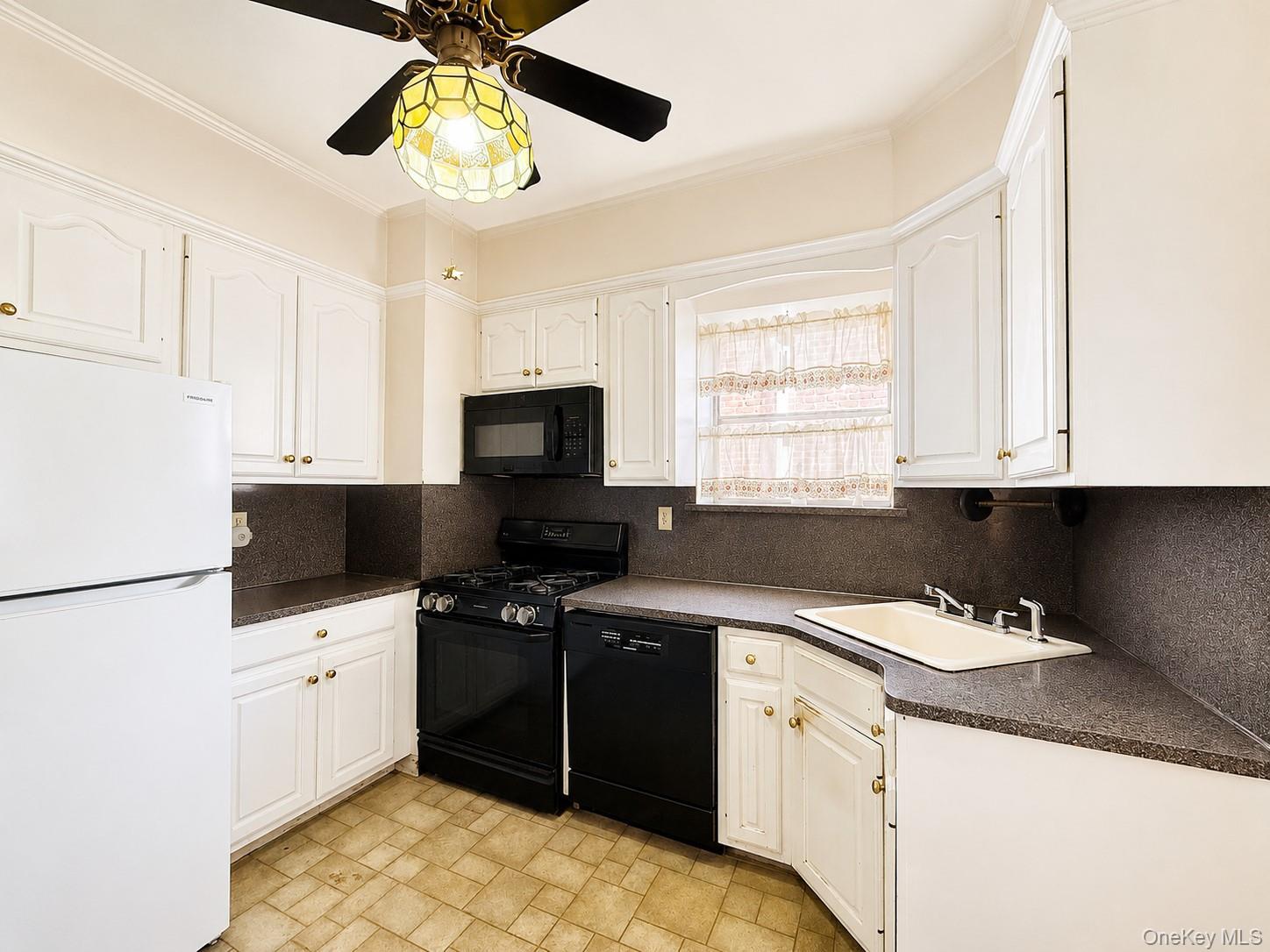 Single Family Lurting Bronx, NY 10461, MLS-1016126-2