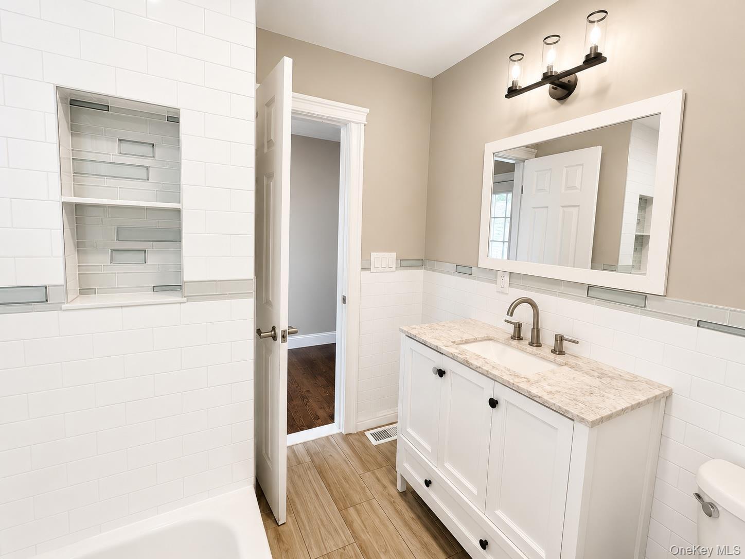 Single Family N Indiana Avenue  Suffolk County, NY 11757, MLS-1016149-13