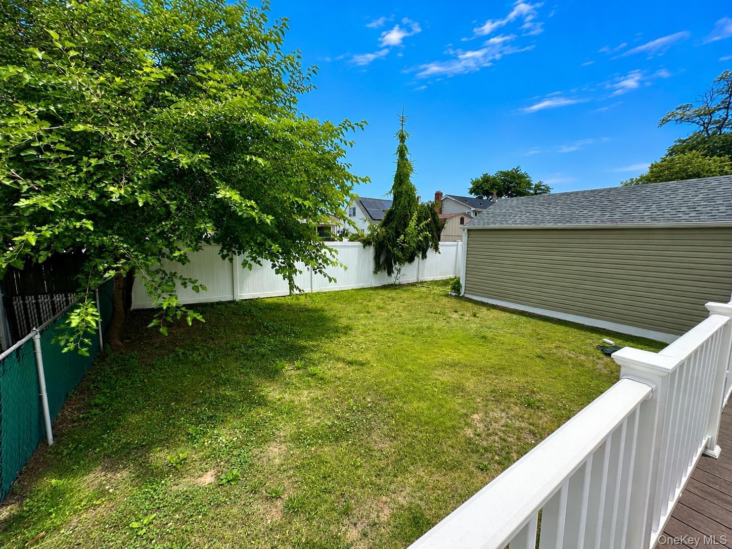 Single Family N Indiana Avenue  Suffolk County, NY 11757, MLS-1016149-23