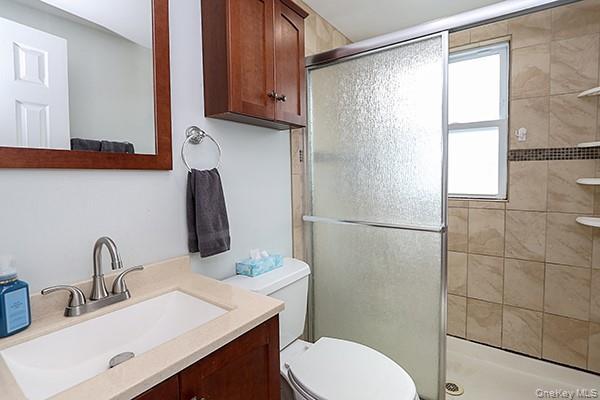 Single Family Laux Place Nassau County, NY 11710, MLS-1016254-16
