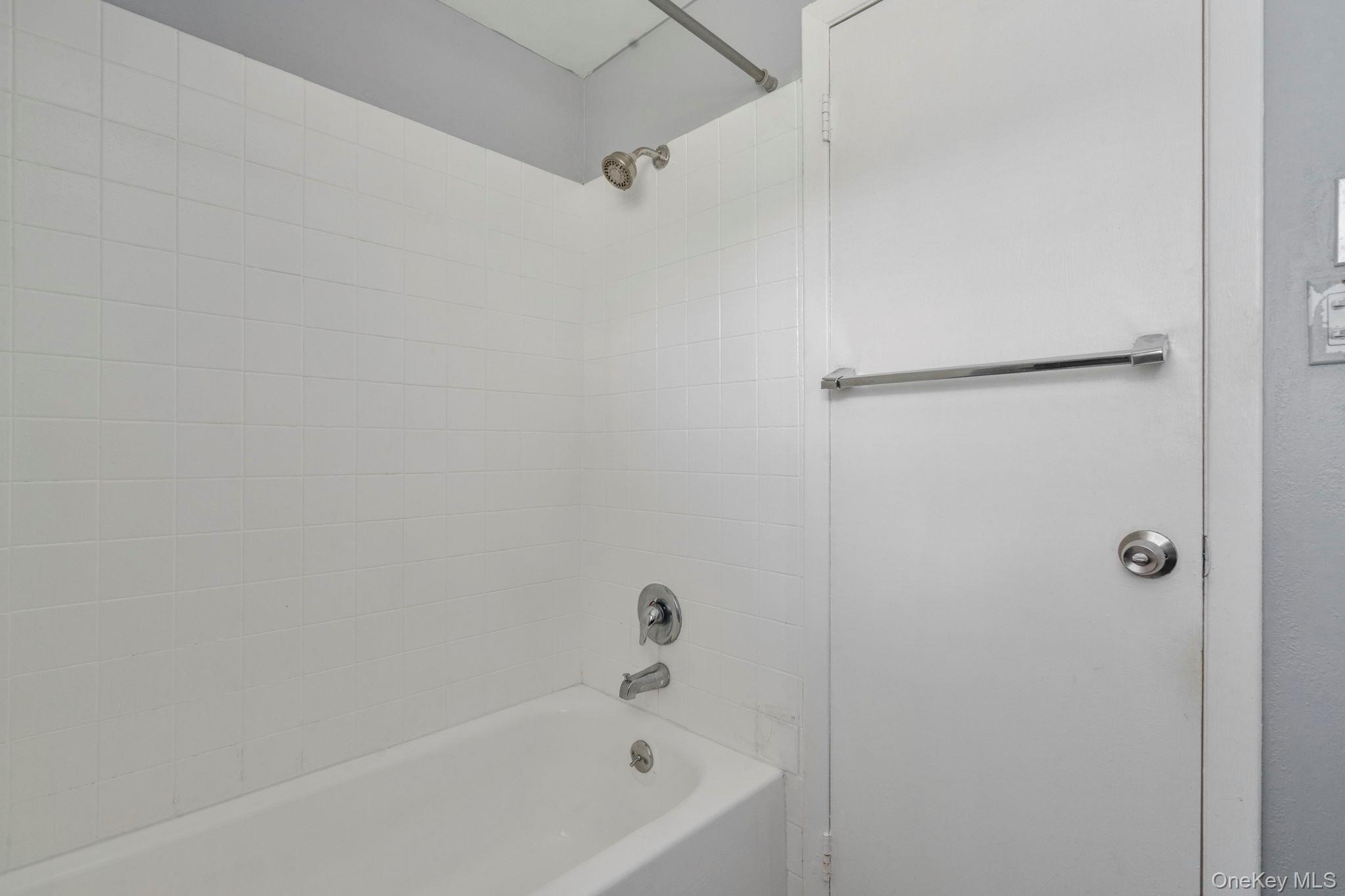 Single Family Spaulding Lane Suffolk County, NY 11790, MLS-1016276-27