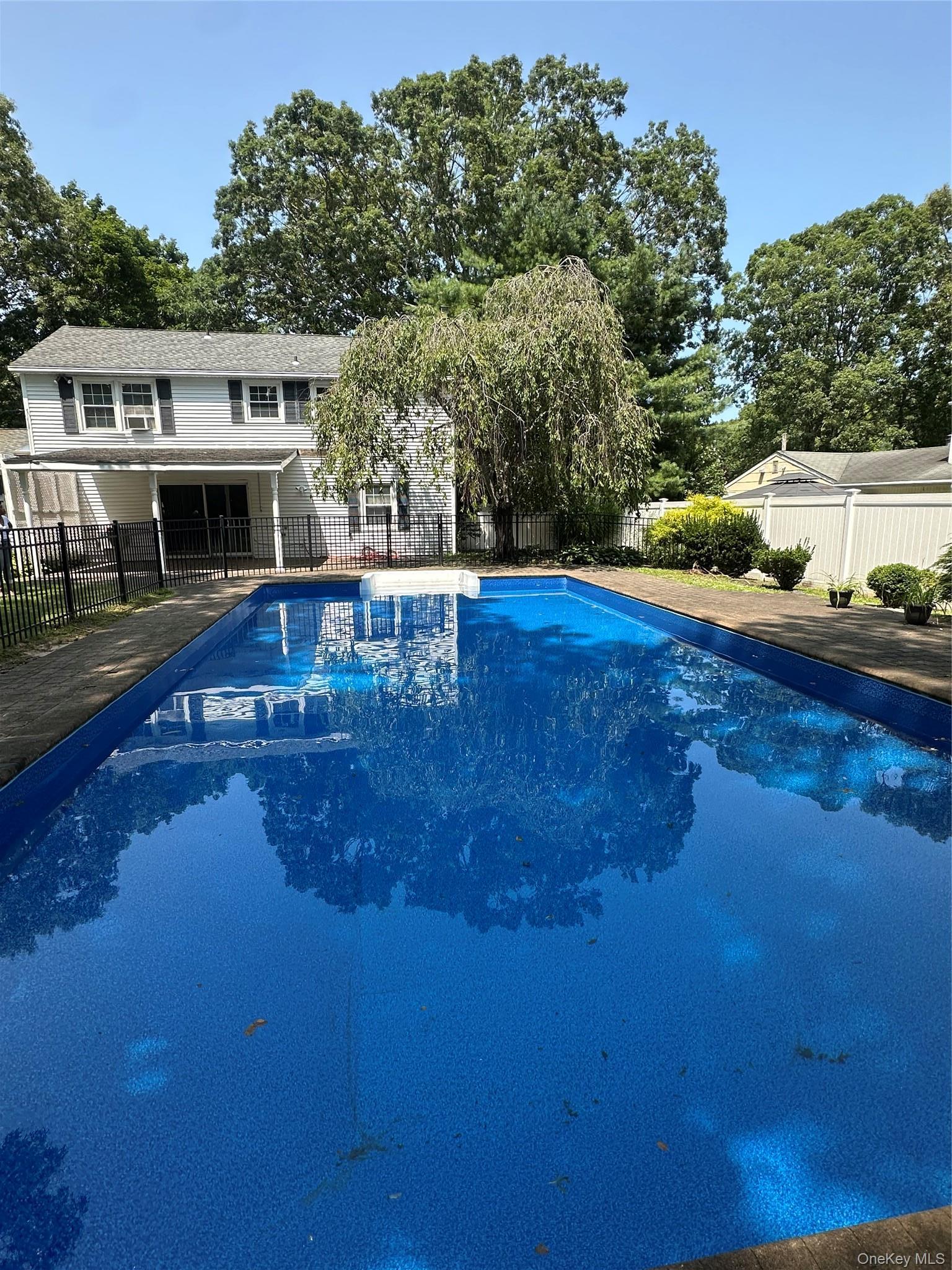 Single Family Spaulding Lane Suffolk County, NY 11790, MLS-1016276-37