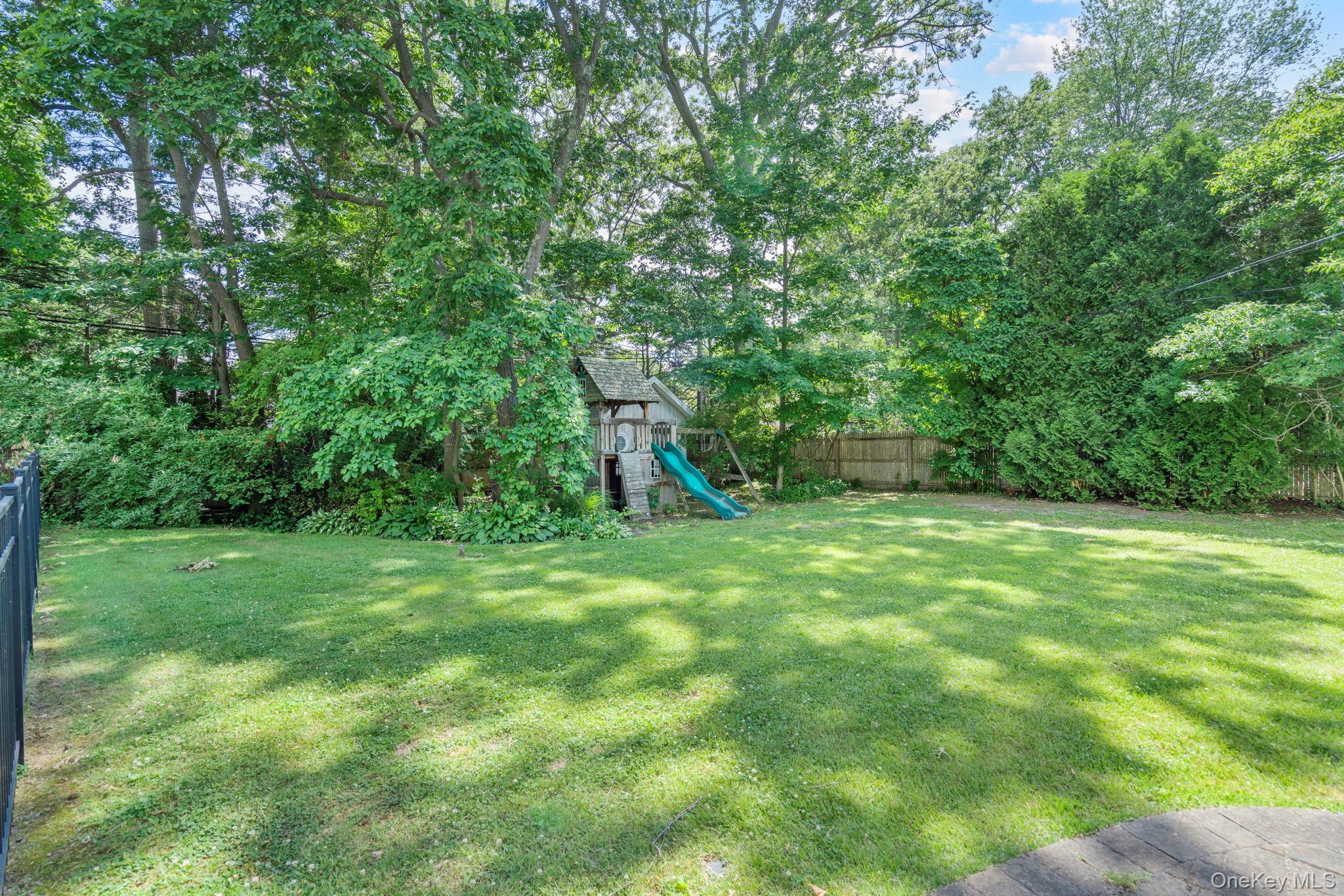 Single Family Spaulding Lane Suffolk County, NY 11790, MLS-1016276-40