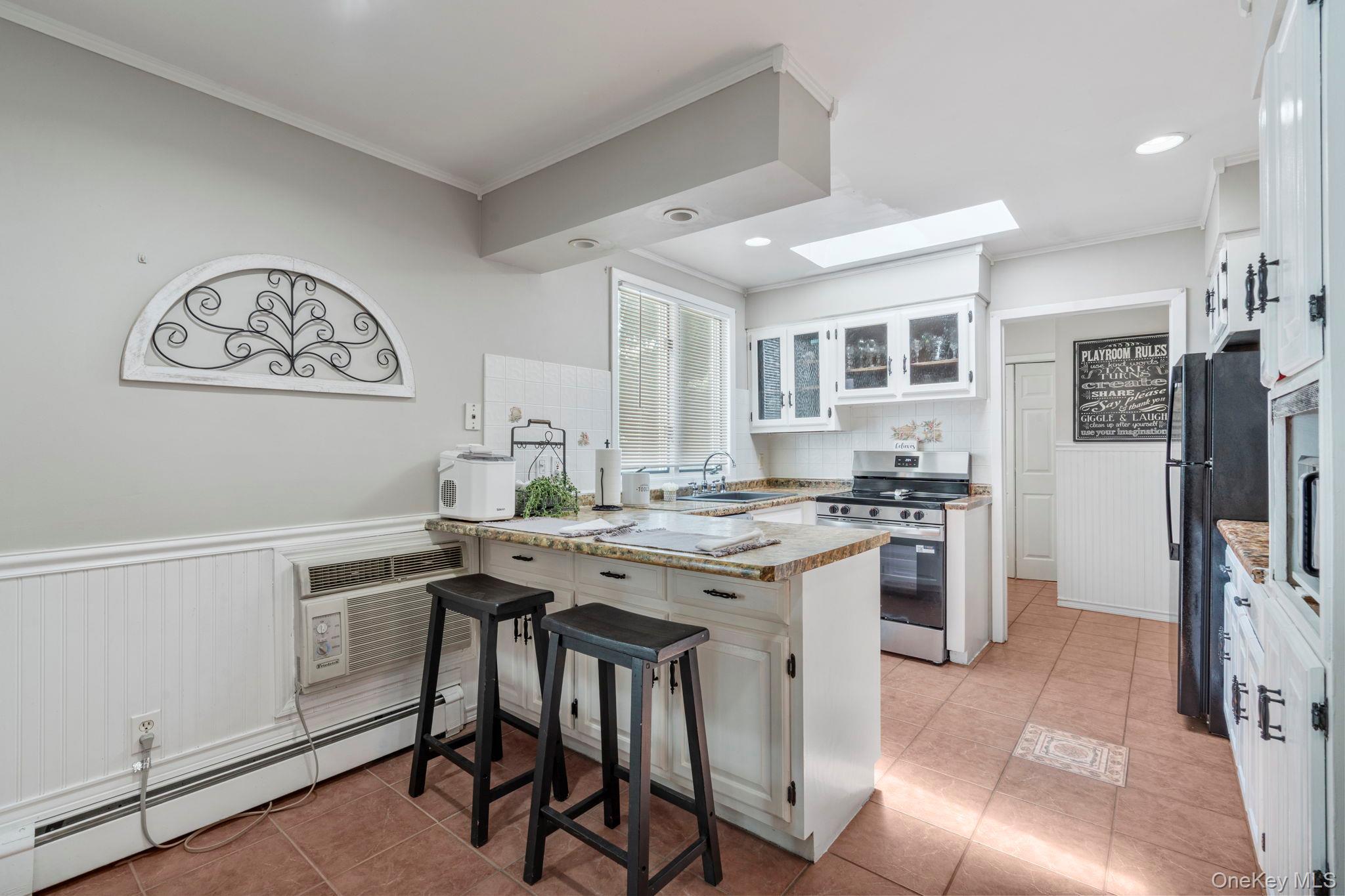Single Family Spaulding Lane Suffolk County, NY 11790, MLS-1016276-8