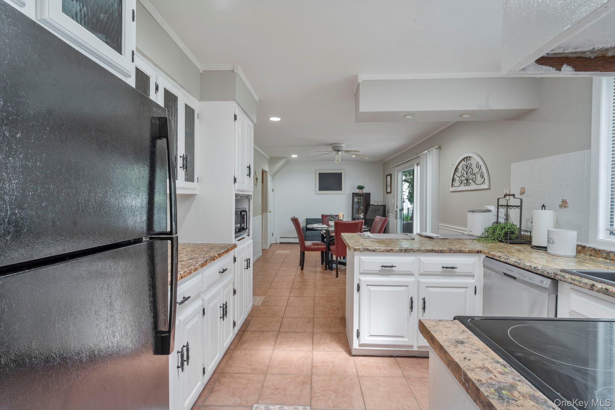 Single Family Spaulding Lane Suffolk County, NY 11790, MLS-1016276-9