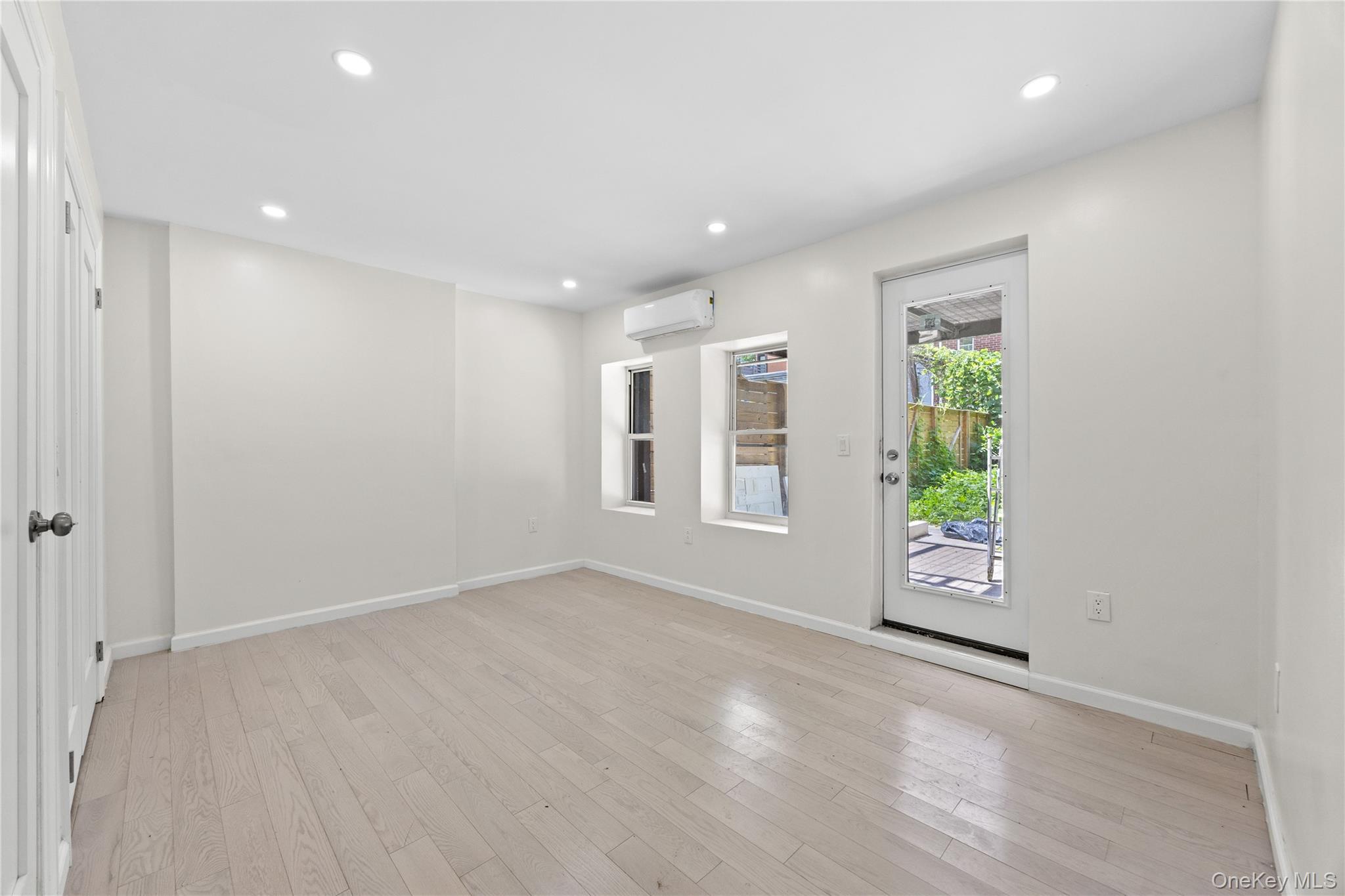 Single Family Cooper Street  Brooklyn, NY 11207, MLS-1016354-3