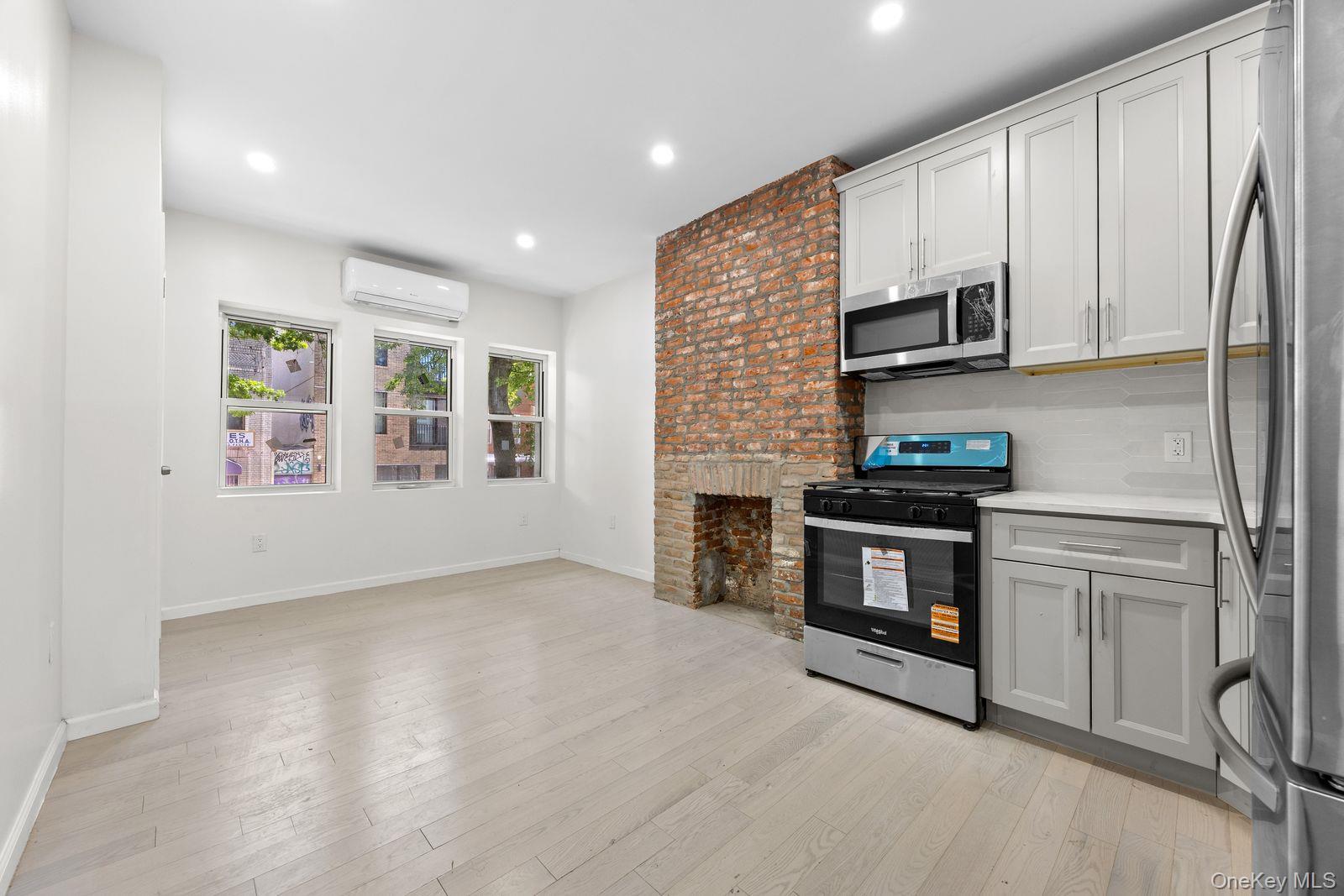 Single Family Cooper Street  Brooklyn, NY 11207, MLS-1016354-6