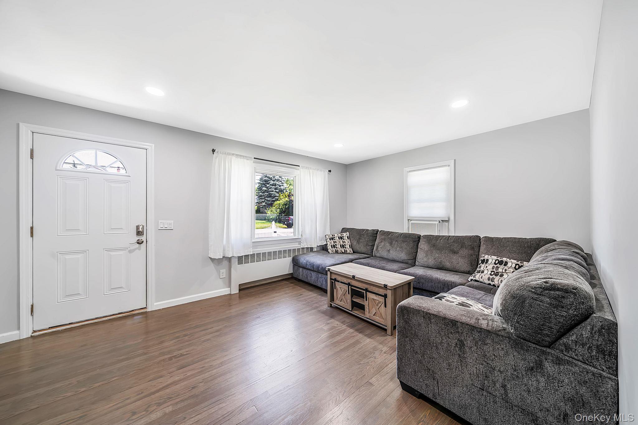 Single Family Pinelawn Avenue Suffolk County, NY 11738, MLS-1016357-11