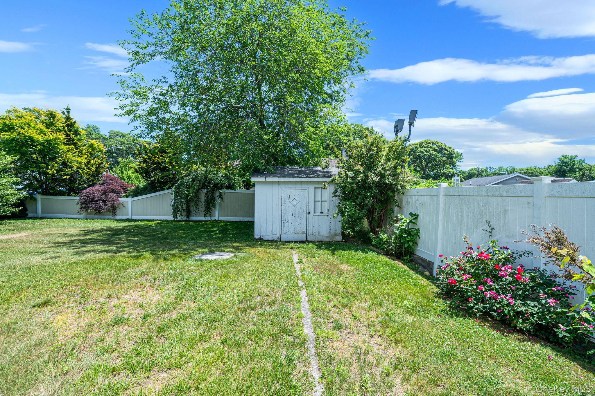 Single Family Pinelawn Avenue Suffolk County, NY 11738, MLS-1016357-6