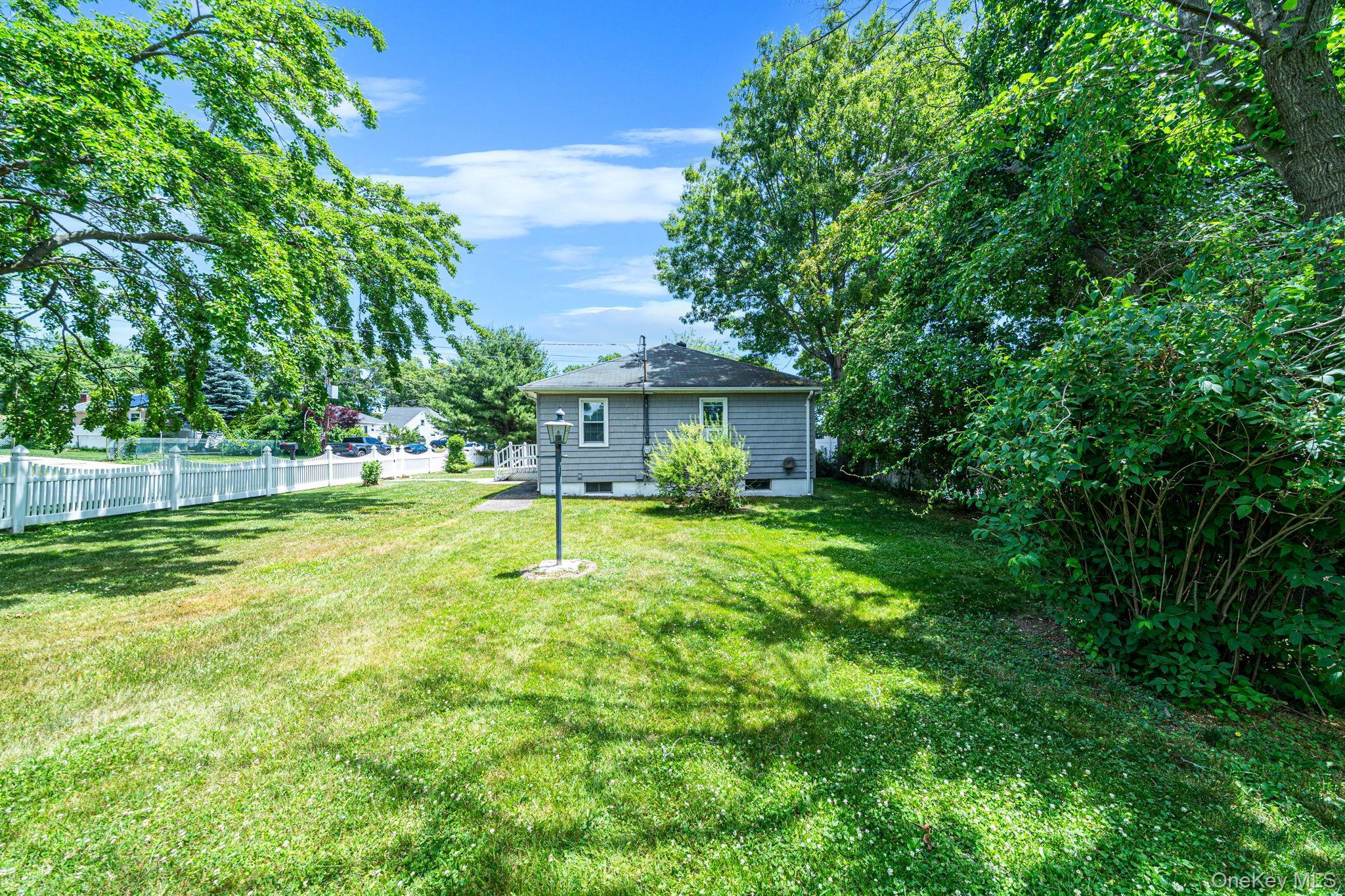Single Family Pinelawn Avenue Suffolk County, NY 11738, MLS-1016357-9