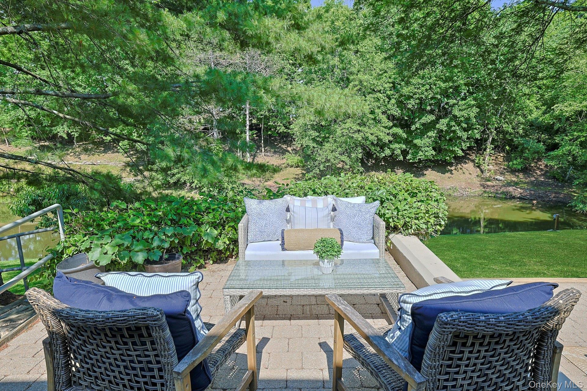 Single Family Murray Hill Road  Westchester County, NY 10583, MLS-1016358-15